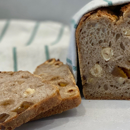 Pain aux figues abricots et noisettes Pain aux figues abricots et noisettes